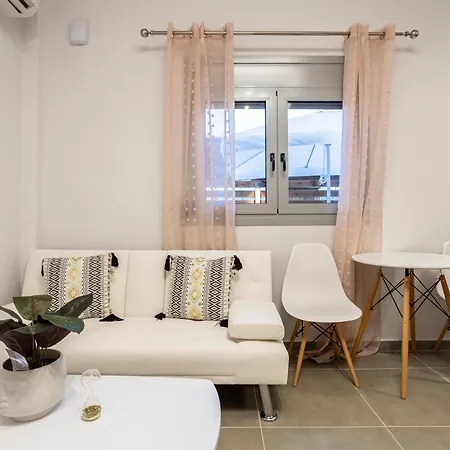 Filiatras Welcoming Hideaway - A Cozy Urban Escape Apartment Exterior photo
