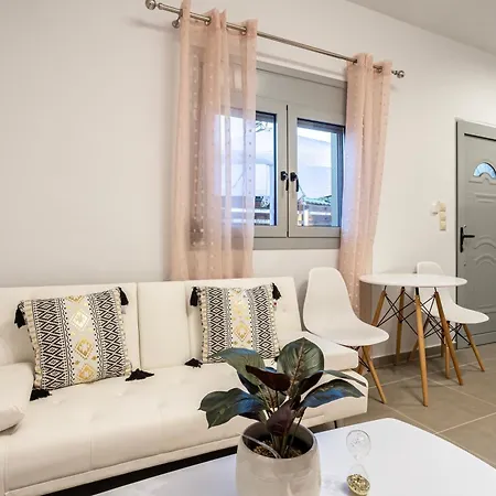 Filiatras Welcoming Hideaway - A Cozy Urban Escape Apartment Exterior photo