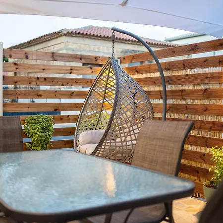 Filiatras Welcoming Hideaway - A Cozy Urban Escape Apartment Exterior photo