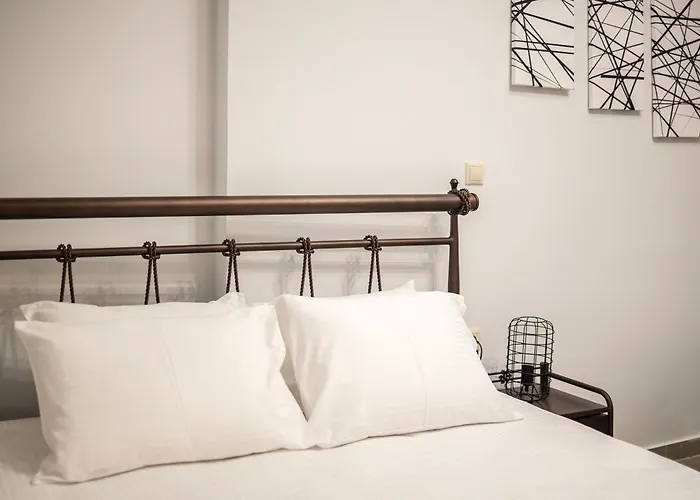 Filiatras Welcoming Hideaway - A Cozy Urban Escape