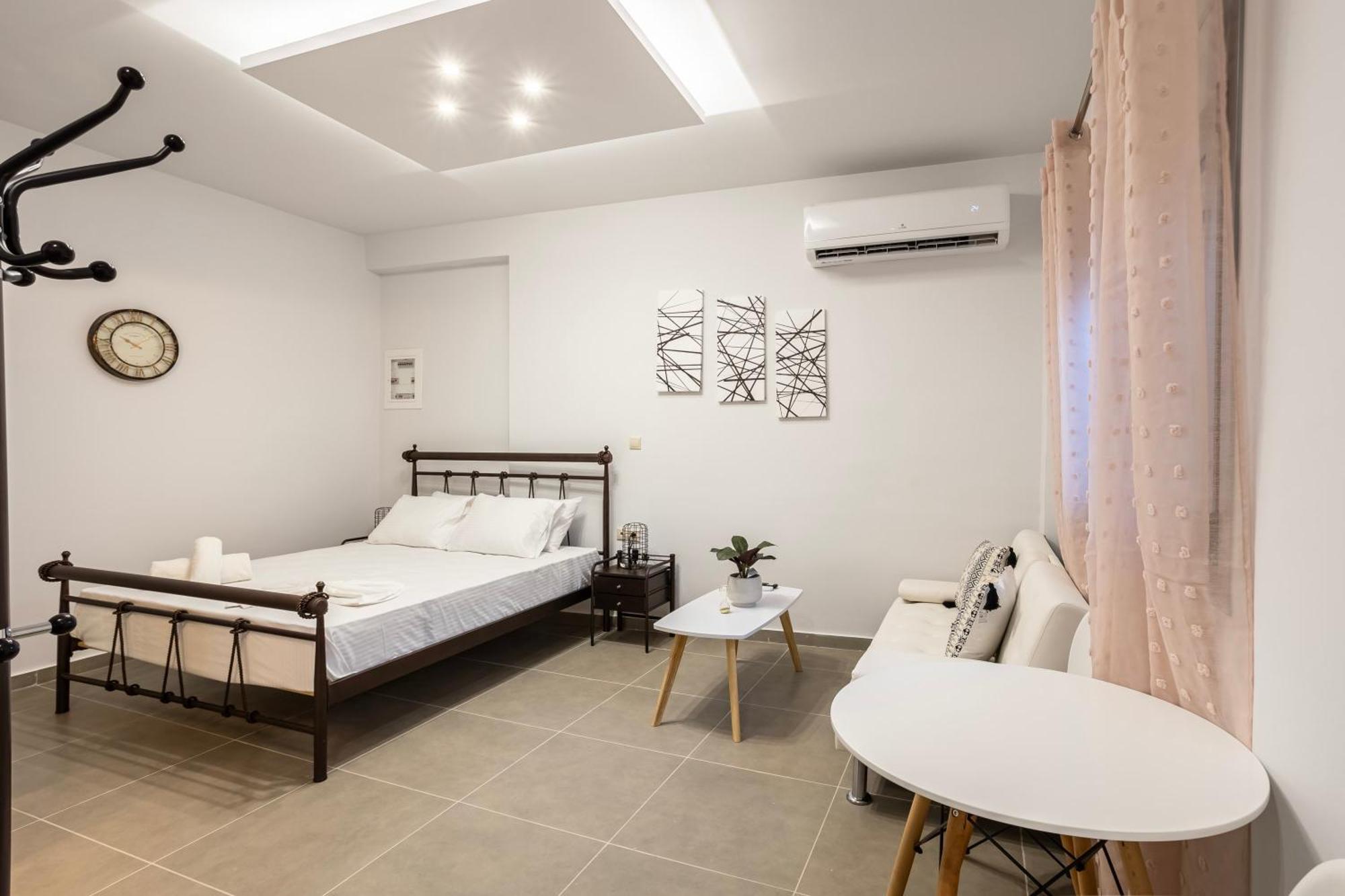 Apartment Filiatras Welcoming Hideaway - A Cozy Urban Escape